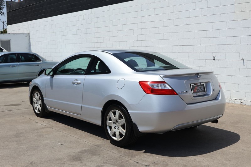Honda Civic Coupe Vehicle Full-screen Gallery Image 08
