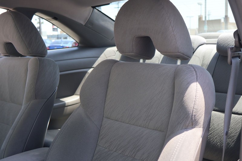 Honda Civic Coupe Vehicle Full-screen Gallery Image 16