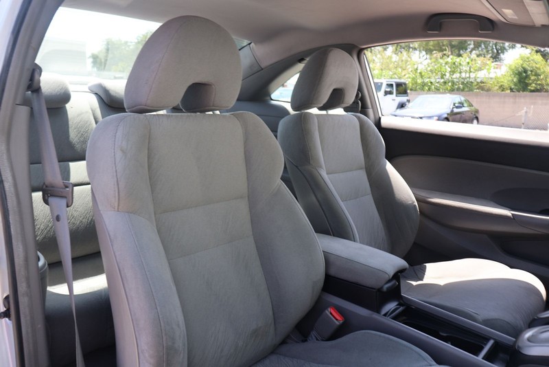Honda Civic Coupe Vehicle Full-screen Gallery Image 18