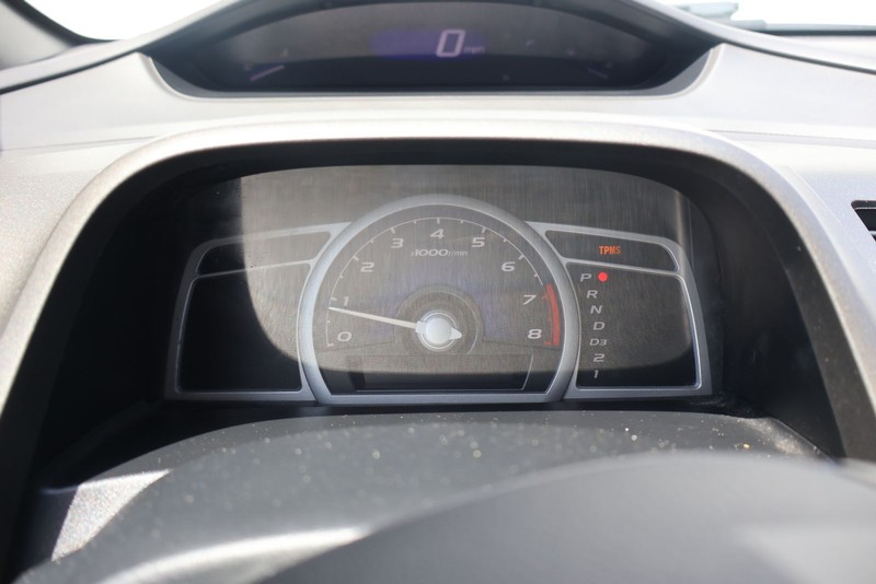 Honda Civic Coupe Vehicle Full-screen Gallery Image 21