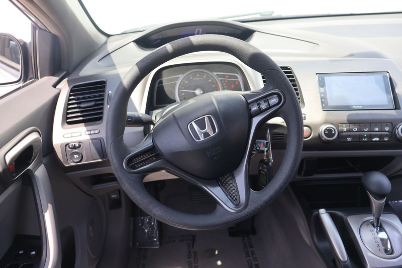 Honda Civic Coupe Vehicle Full-screen Gallery Image 22