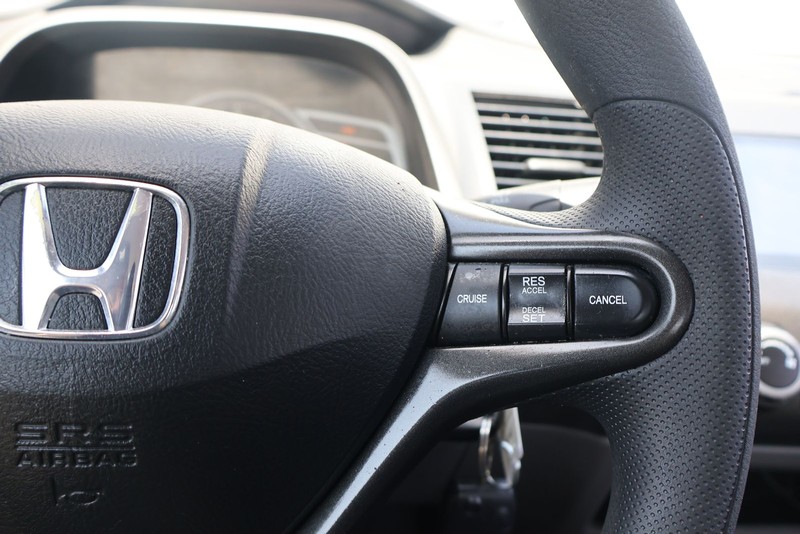 Honda Civic Coupe Vehicle Full-screen Gallery Image 24