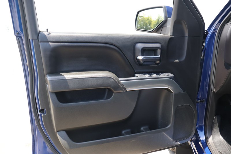 Chevrolet Silverado 1500 Vehicle Full-screen Gallery Image 14