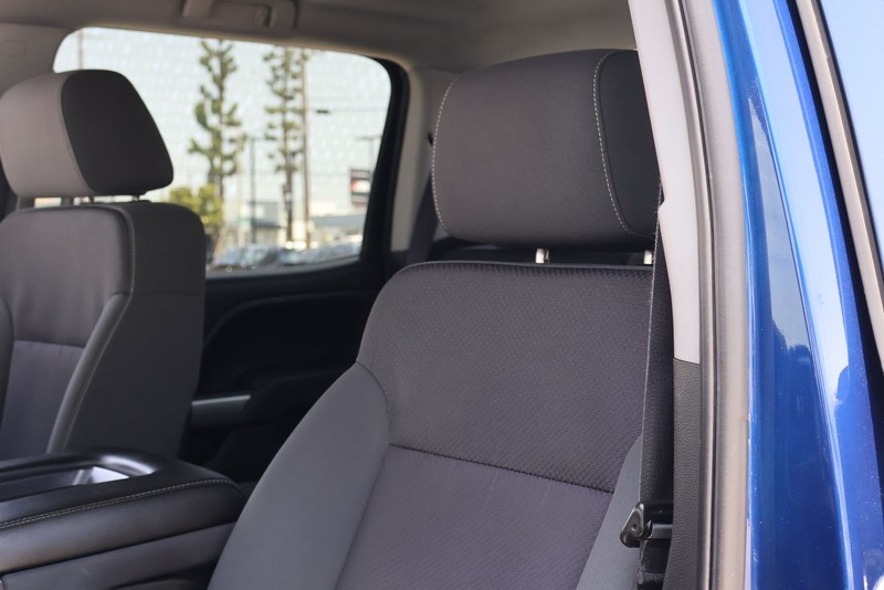 Chevrolet Silverado 1500 Vehicle Full-screen Gallery Image 17