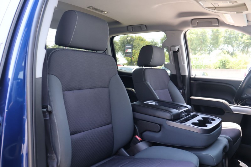 Chevrolet Silverado 1500 Vehicle Full-screen Gallery Image 19