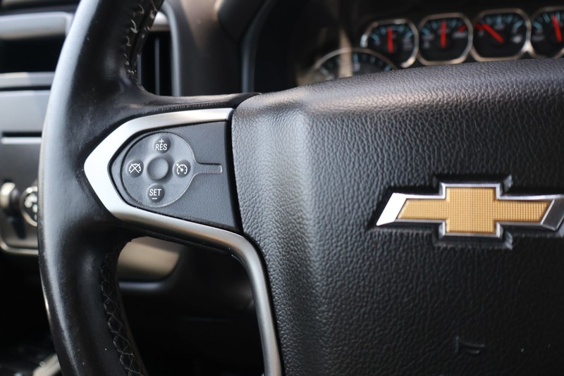 Chevrolet Silverado 1500 Vehicle Full-screen Gallery Image 24