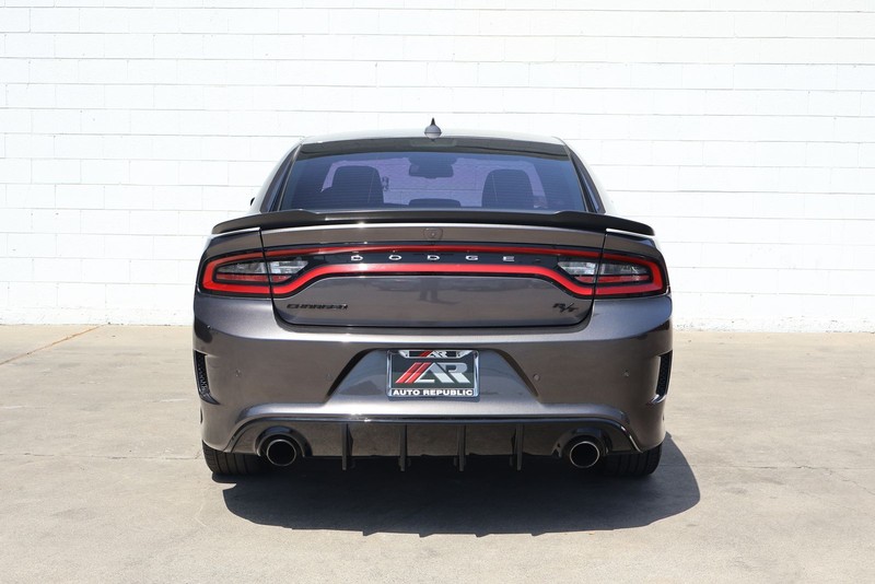 Dodge Charger Vehicle Full-screen Gallery Image 04