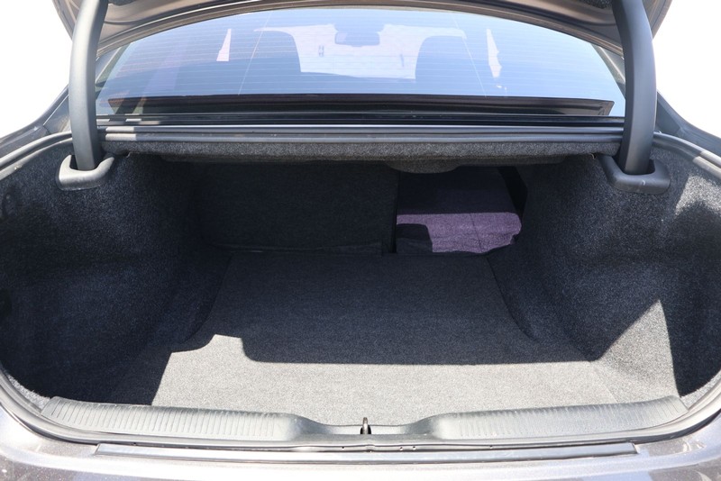 Dodge Charger Vehicle Full-screen Gallery Image 06