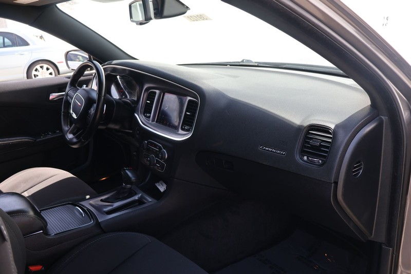 Dodge Charger Vehicle Full-screen Gallery Image 16