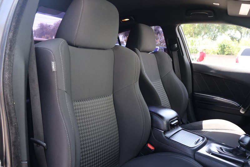 Dodge Charger Vehicle Full-screen Gallery Image 17