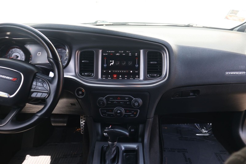 Dodge Charger Vehicle Full-screen Gallery Image 22