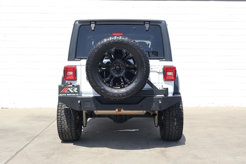 Jeep Wrangler Vehicle Full-screen Gallery Image 06