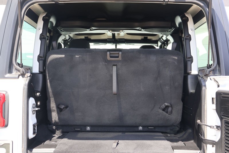 Jeep Wrangler Vehicle Full-screen Gallery Image 08