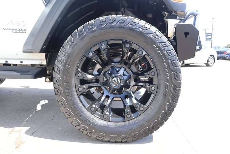 Jeep Wrangler Vehicle Full-screen Gallery Image 13