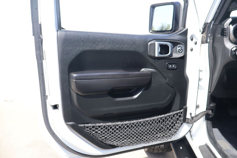 Jeep Wrangler Vehicle Full-screen Gallery Image 14