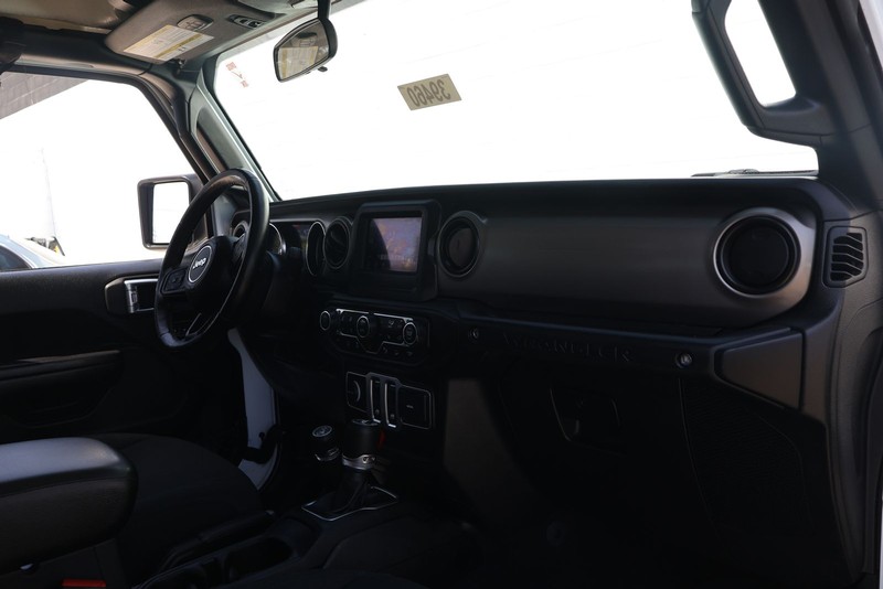 Jeep Wrangler Vehicle Full-screen Gallery Image 18