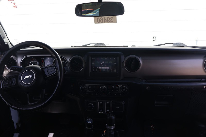 Jeep Wrangler Vehicle Full-screen Gallery Image 21