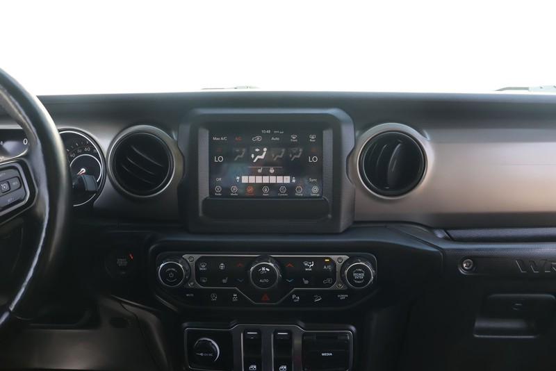 Jeep Wrangler Vehicle Full-screen Gallery Image 25