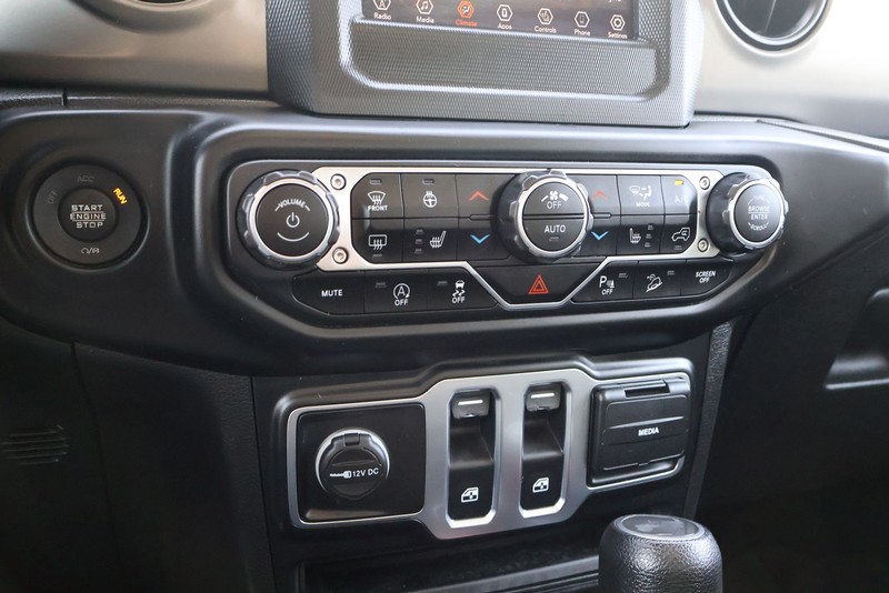Jeep Wrangler Vehicle Full-screen Gallery Image 28