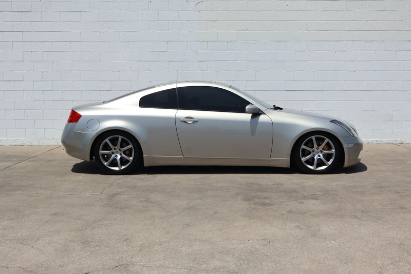 INFINITI G35 Coupe Vehicle Full-screen Gallery Image 04