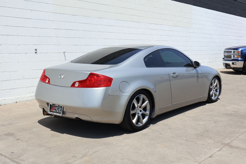 INFINITI G35 Coupe Vehicle Full-screen Gallery Image 05