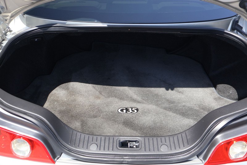INFINITI G35 Coupe Vehicle Full-screen Gallery Image 08