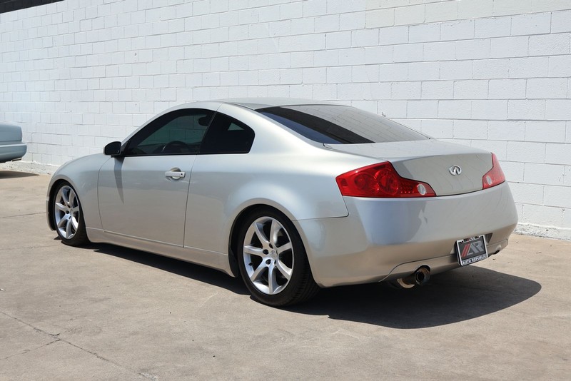 INFINITI G35 Coupe Vehicle Full-screen Gallery Image 09