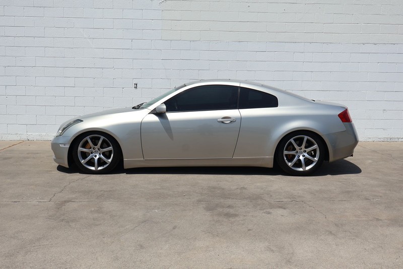INFINITI G35 Coupe Vehicle Full-screen Gallery Image 10