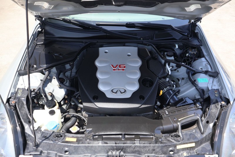 INFINITI G35 Coupe Vehicle Full-screen Gallery Image 12