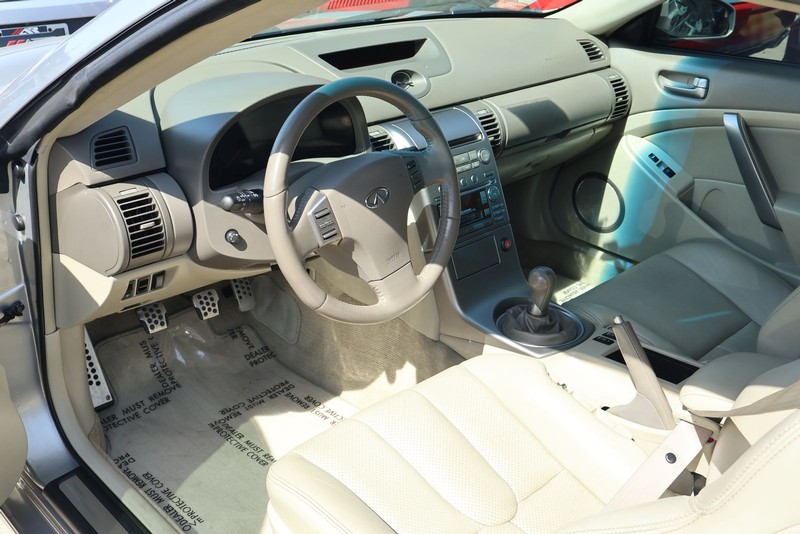 INFINITI G35 Coupe Vehicle Full-screen Gallery Image 15