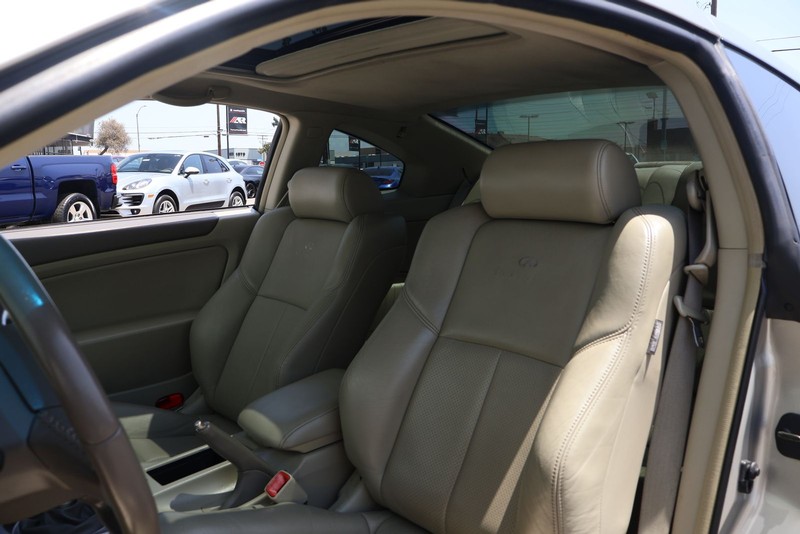 INFINITI G35 Coupe Vehicle Full-screen Gallery Image 17