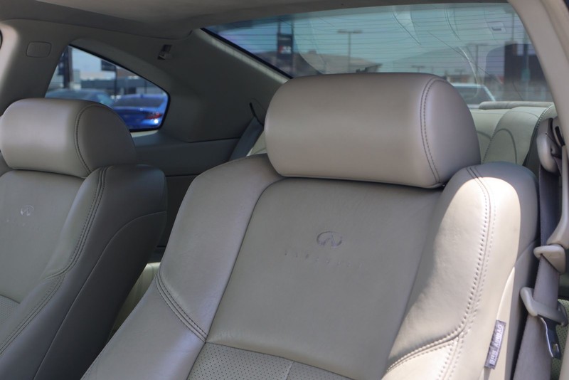 INFINITI G35 Coupe Vehicle Full-screen Gallery Image 18