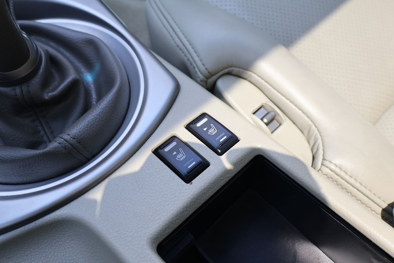 INFINITI G35 Coupe Vehicle Full-screen Gallery Image 32