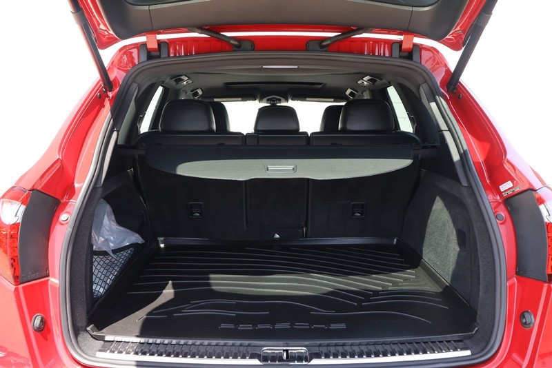 Porsche Cayenne Vehicle Full-screen Gallery Image 08