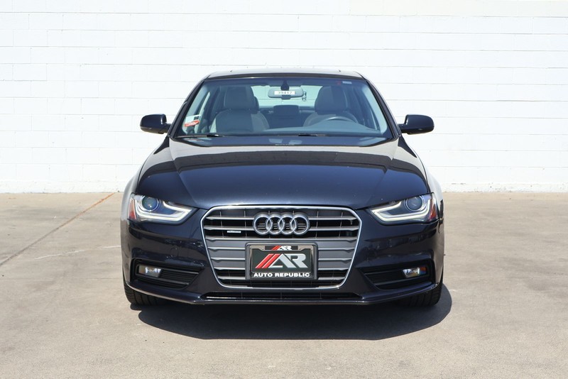 Audi A4 Vehicle Full-screen Gallery Image 02