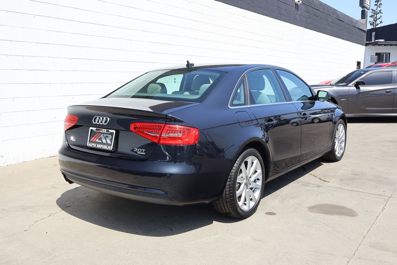 Audi A4 Vehicle Full-screen Gallery Image 05