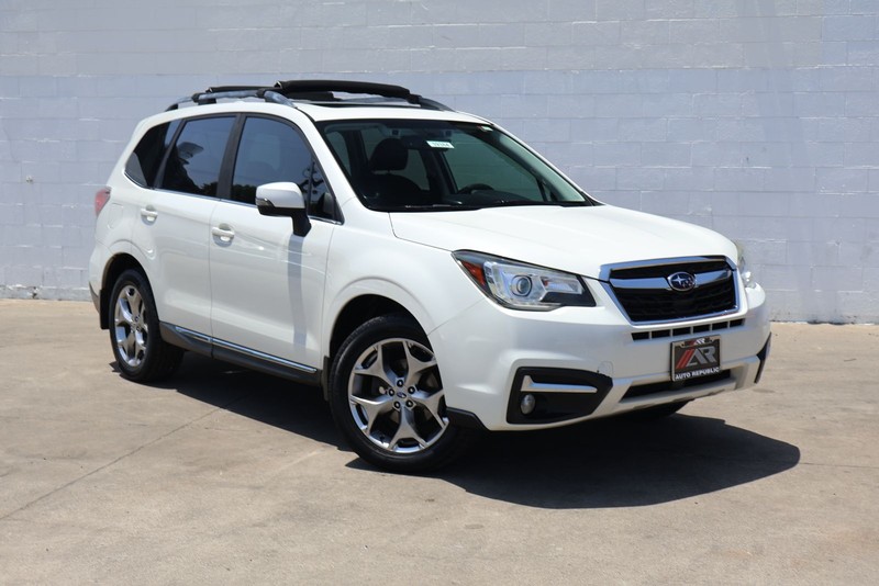 Subaru Forester Vehicle Full-screen Gallery Image 01
