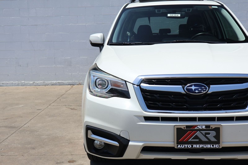 Subaru Forester Vehicle Full-screen Gallery Image 03