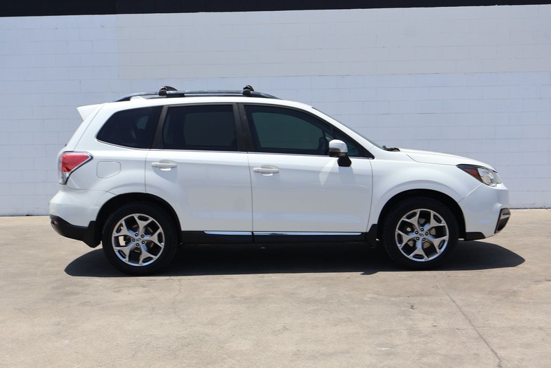 Subaru Forester Vehicle Full-screen Gallery Image 04