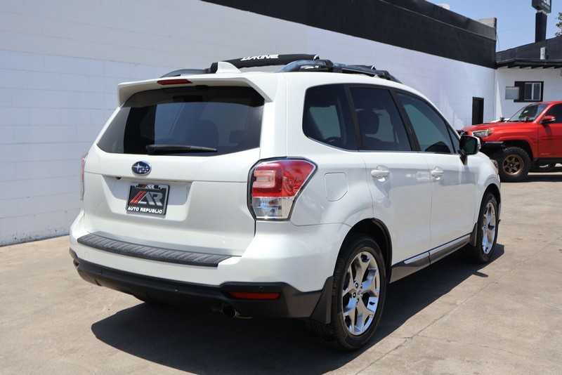 Subaru Forester Vehicle Full-screen Gallery Image 05