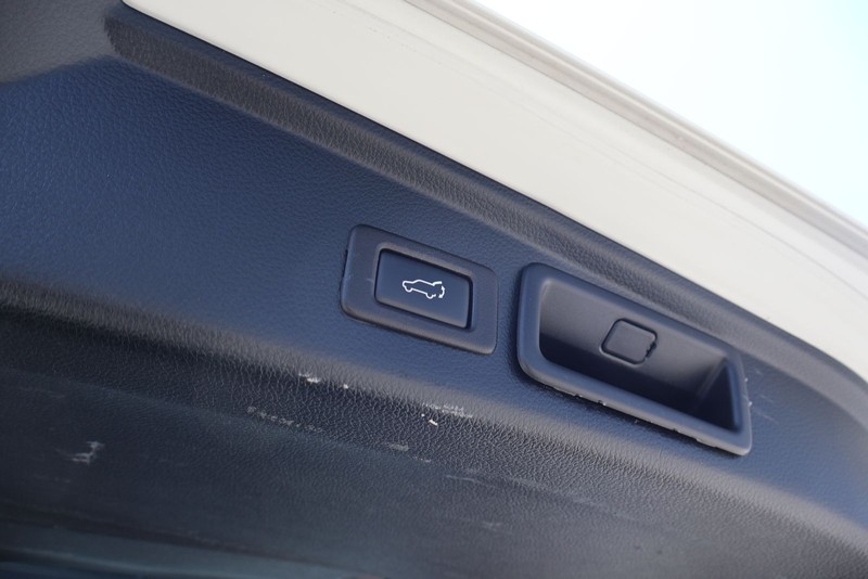 Subaru Forester Vehicle Full-screen Gallery Image 09