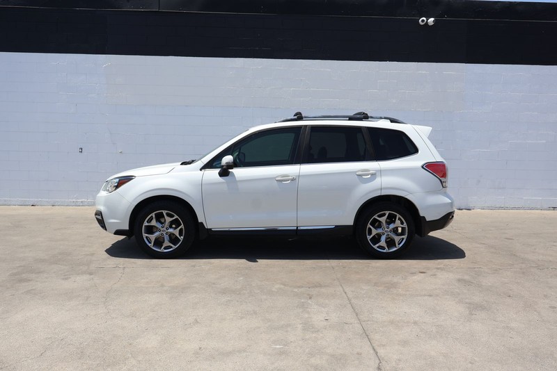 Subaru Forester Vehicle Full-screen Gallery Image 11