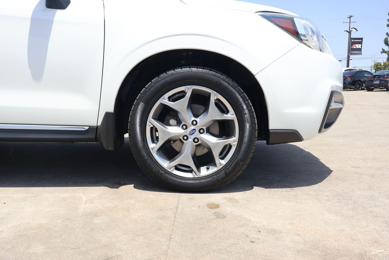 Subaru Forester Vehicle Full-screen Gallery Image 14