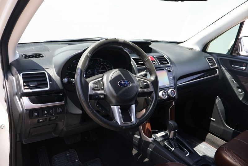 Subaru Forester Vehicle Full-screen Gallery Image 16