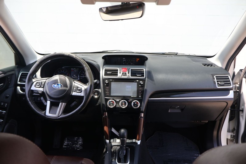 Subaru Forester Vehicle Full-screen Gallery Image 22
