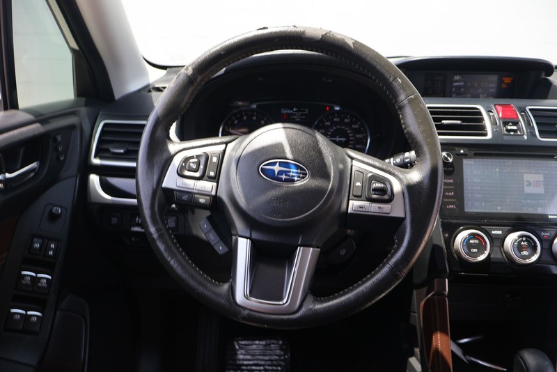 Subaru Forester Vehicle Full-screen Gallery Image 24