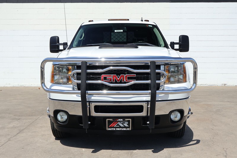 GMC Sierra 3500HD Vehicle Full-screen Gallery Image 03