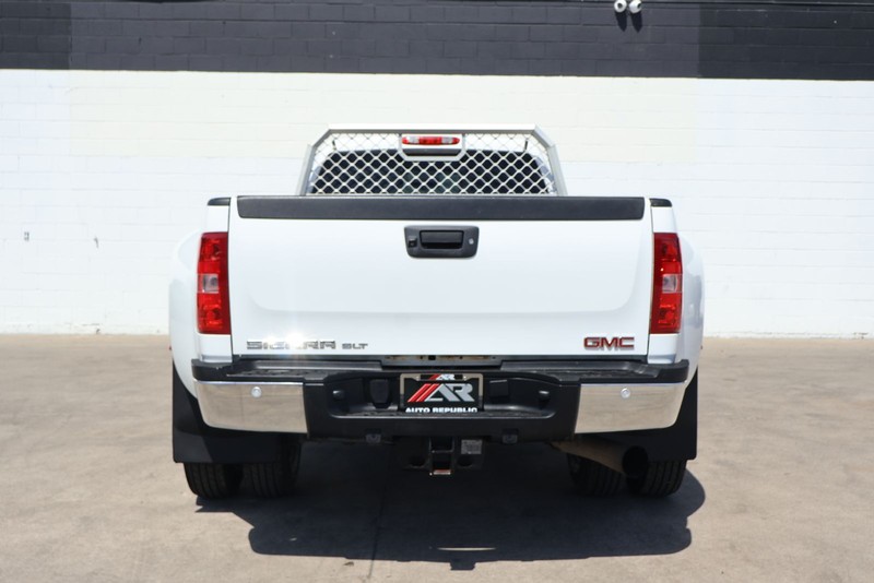 GMC Sierra 3500HD Vehicle Full-screen Gallery Image 06