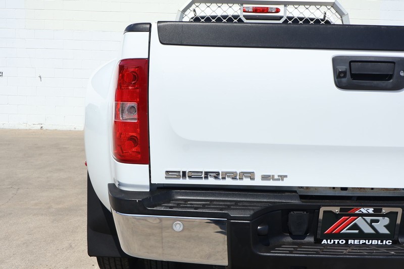 GMC Sierra 3500HD Vehicle Full-screen Gallery Image 07