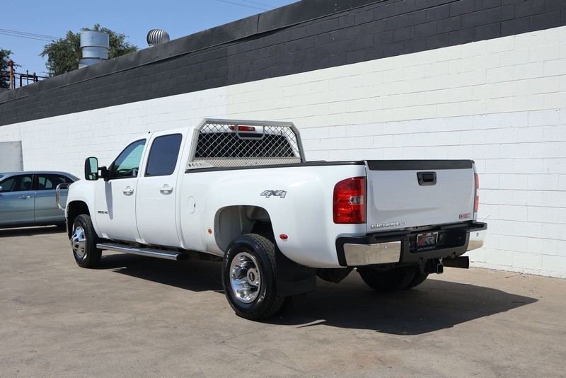 GMC Sierra 3500HD Vehicle Full-screen Gallery Image 08